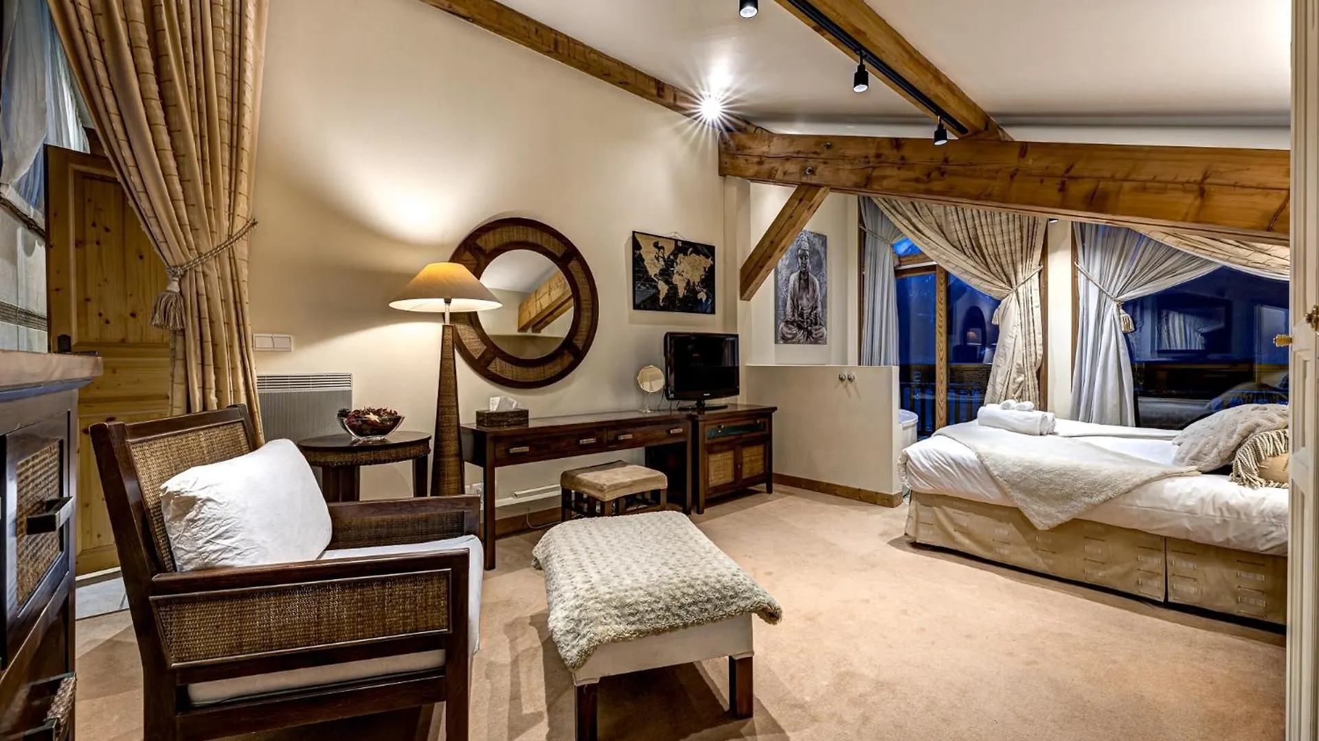 Chalet Serena - Luxury 7 Bedroom Chalet, Pool & Spa From The Hideaway Les Houches France