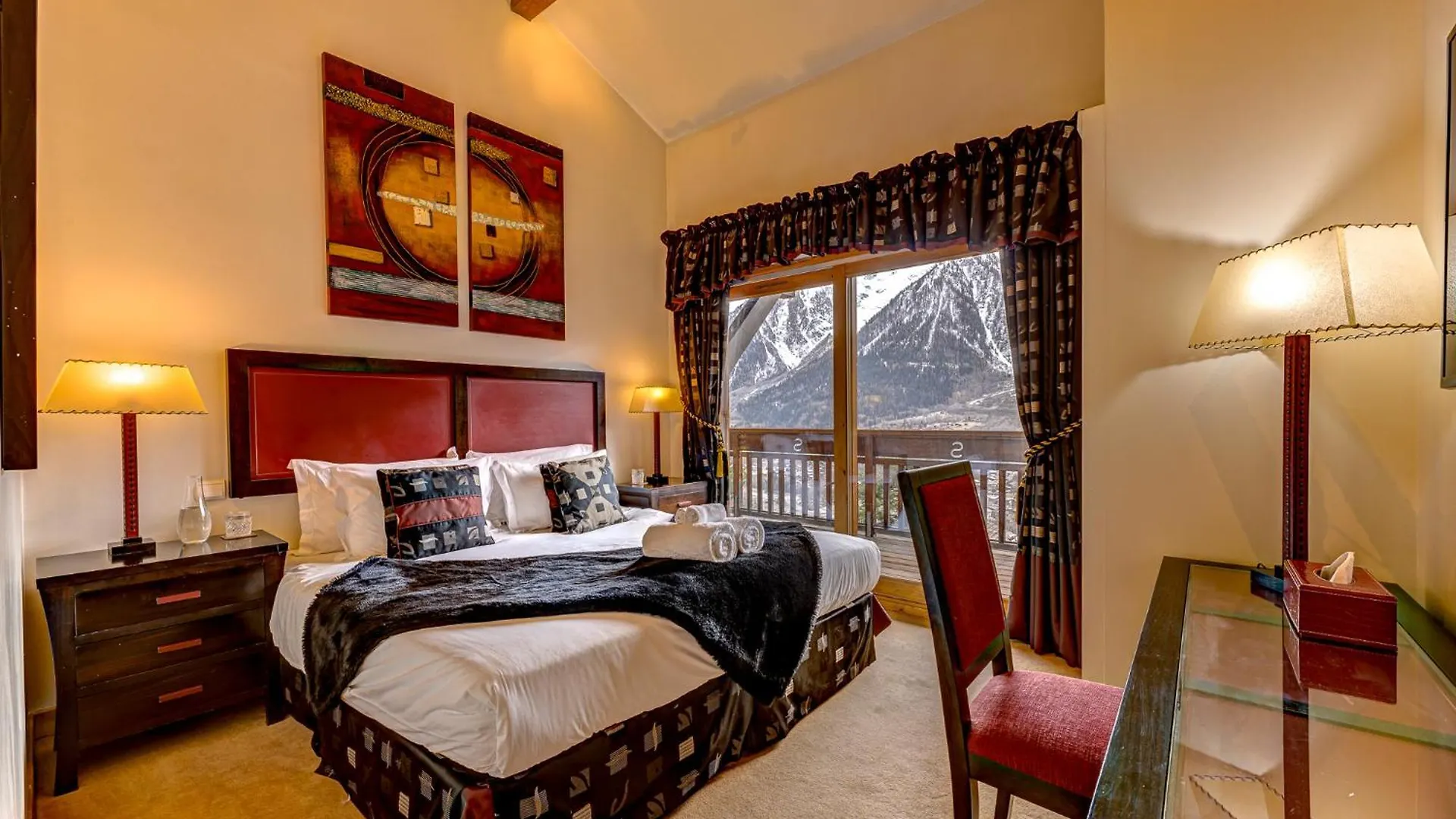 Chalet Serena - Luxury 7 Bedroom Chalet, Pool & Spa From The Hideaway Les Houches France