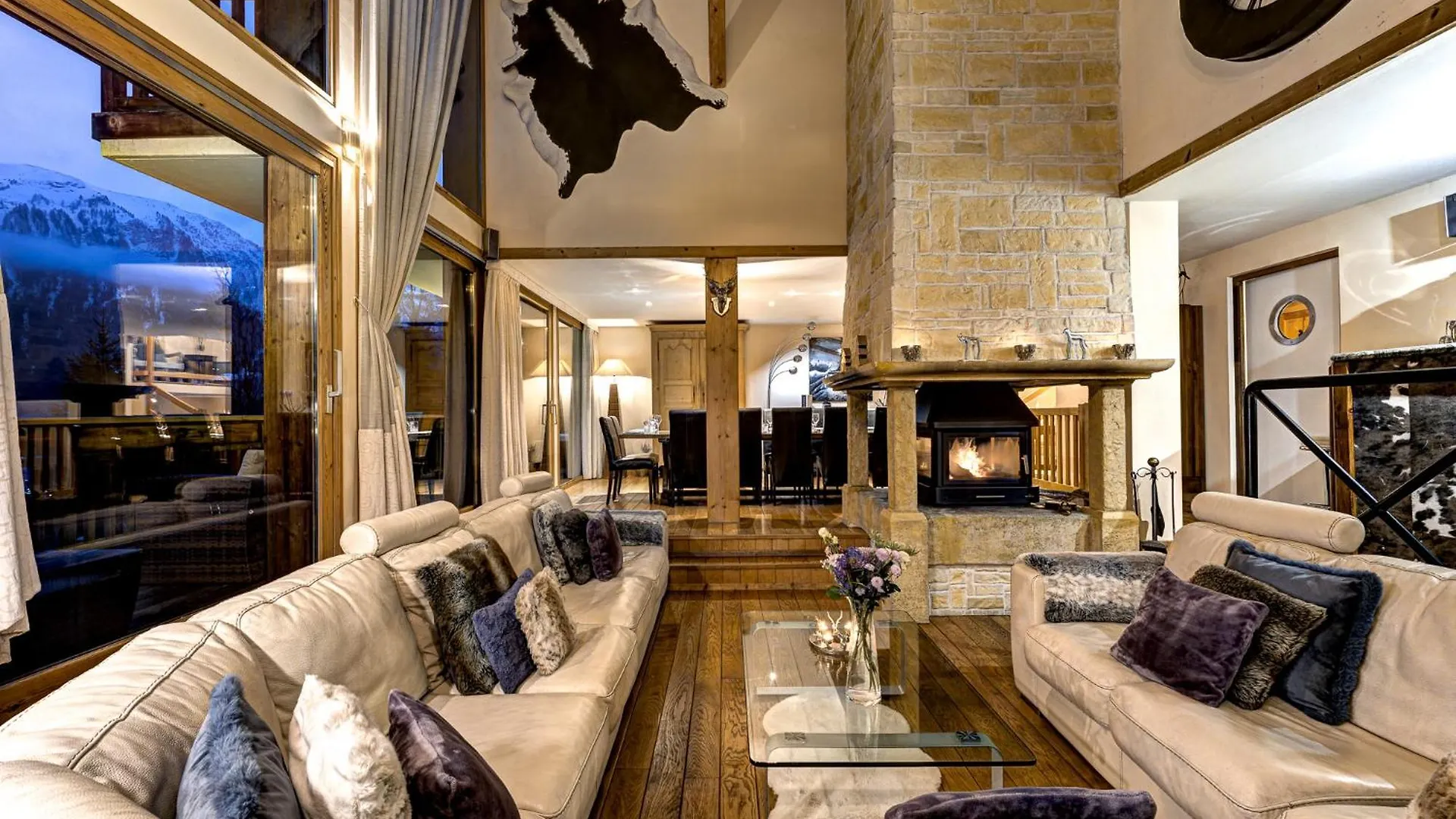 Chalet Serena - Luxury 7 Bedroom Chalet, Pool & Spa From The Hideaway Les Houches
