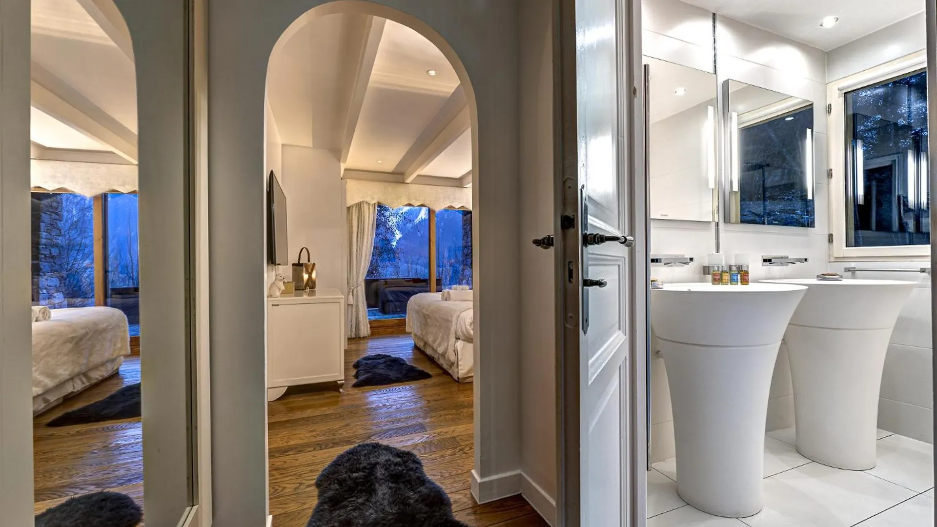 Chalet Serena - Luxury 7 Bedroom Chalet, Pool & Spa From The Hideaway Les Houches 0*,  France