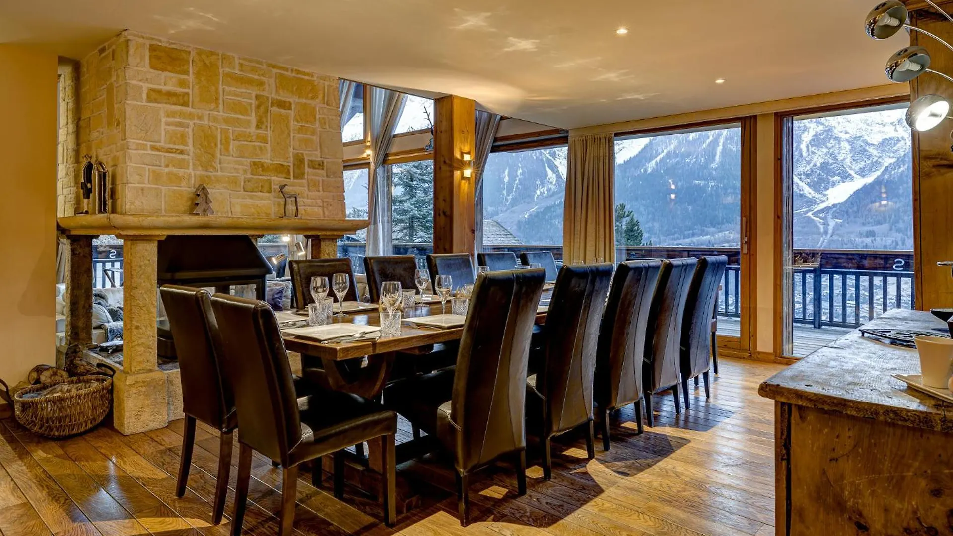 Chalet Serena - Luxury 7 Bedroom Chalet, Pool & Spa From The Hideaway Les Houches