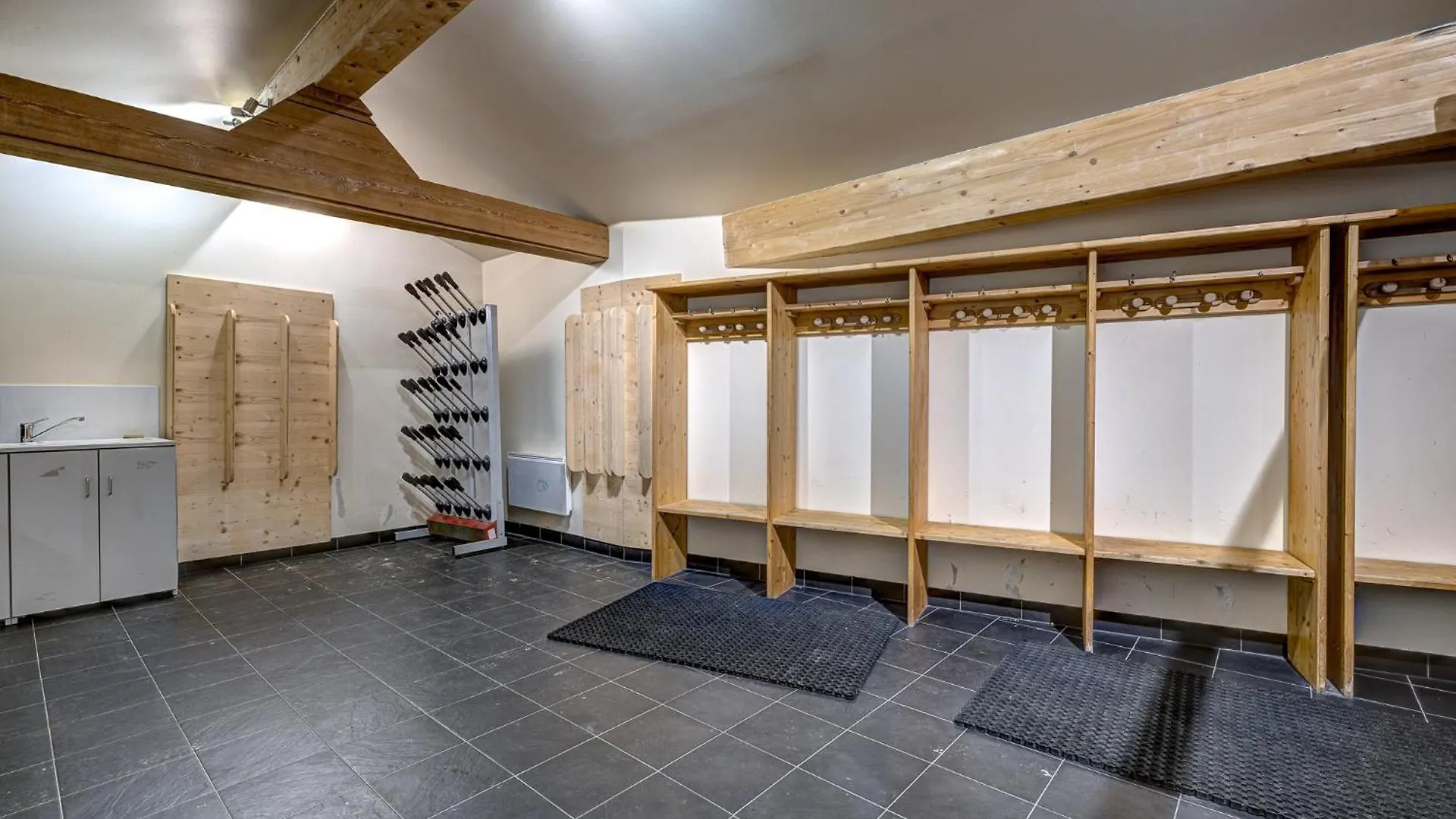 Chalet Serena - Luxury 7 Bedroom Chalet, Pool & Spa From The Hideaway Les Houches