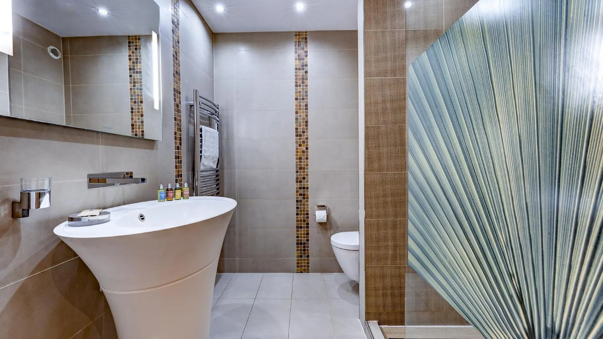 Chalet Serena - Luxury 7 Bedroom Chalet, Pool & Spa From The Hideaway Les Houches