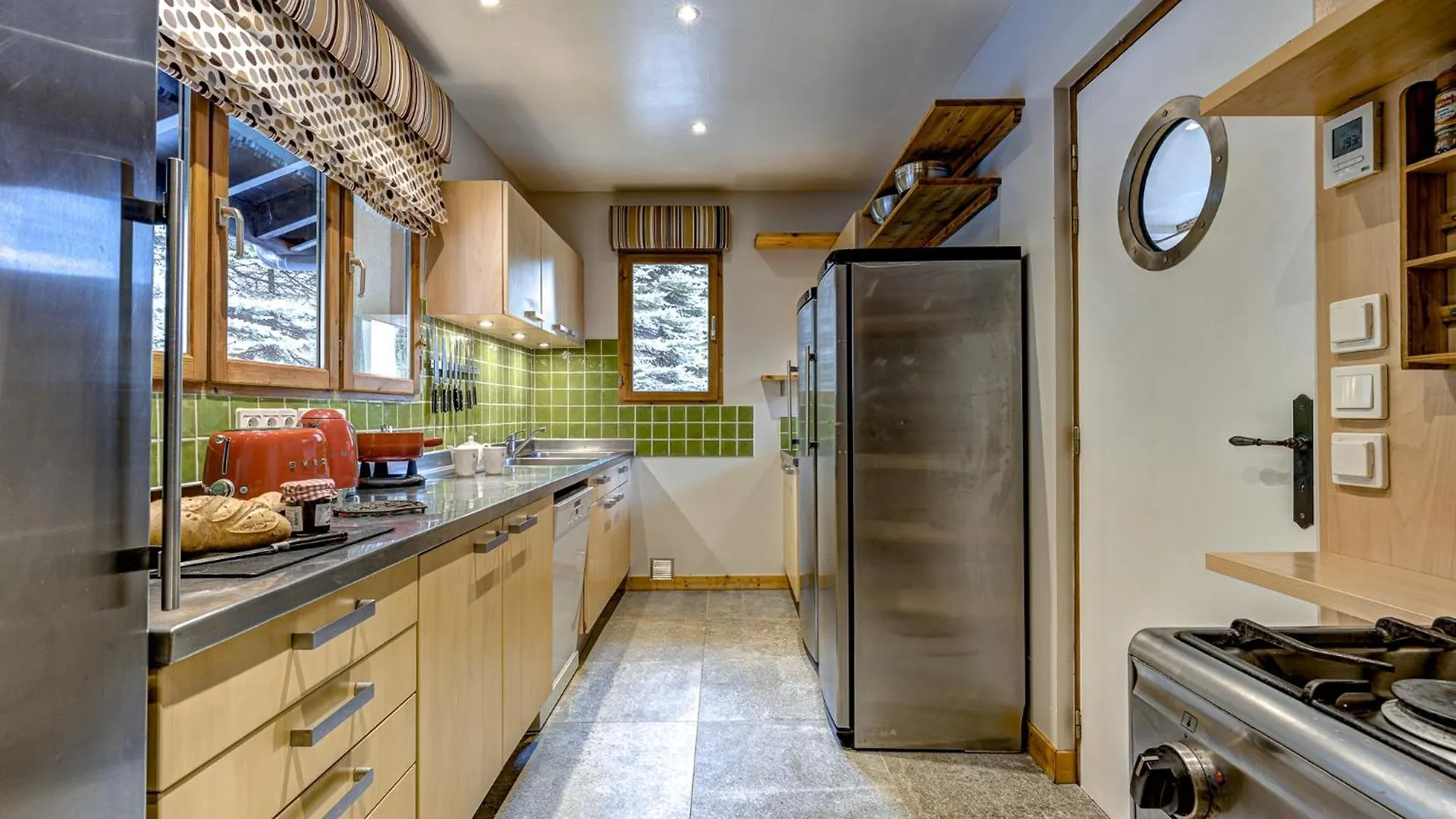 Chalet Serena - Luxury 7 Bedroom Chalet, Pool & Spa From The Hideaway Les Houches